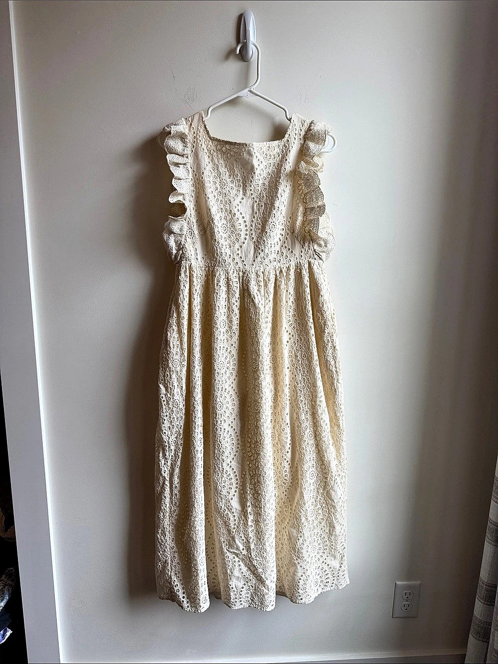 Lace Maxi Dress in Cream Like New
